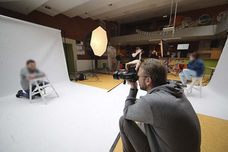 Schulfotos während Corona? Warum das funktioniert
Schulfotograf Corona, Schulfotografie Covid 19 Schulfotografie Pandemie Korona Idee Konzept Lösung Fotos Corona
